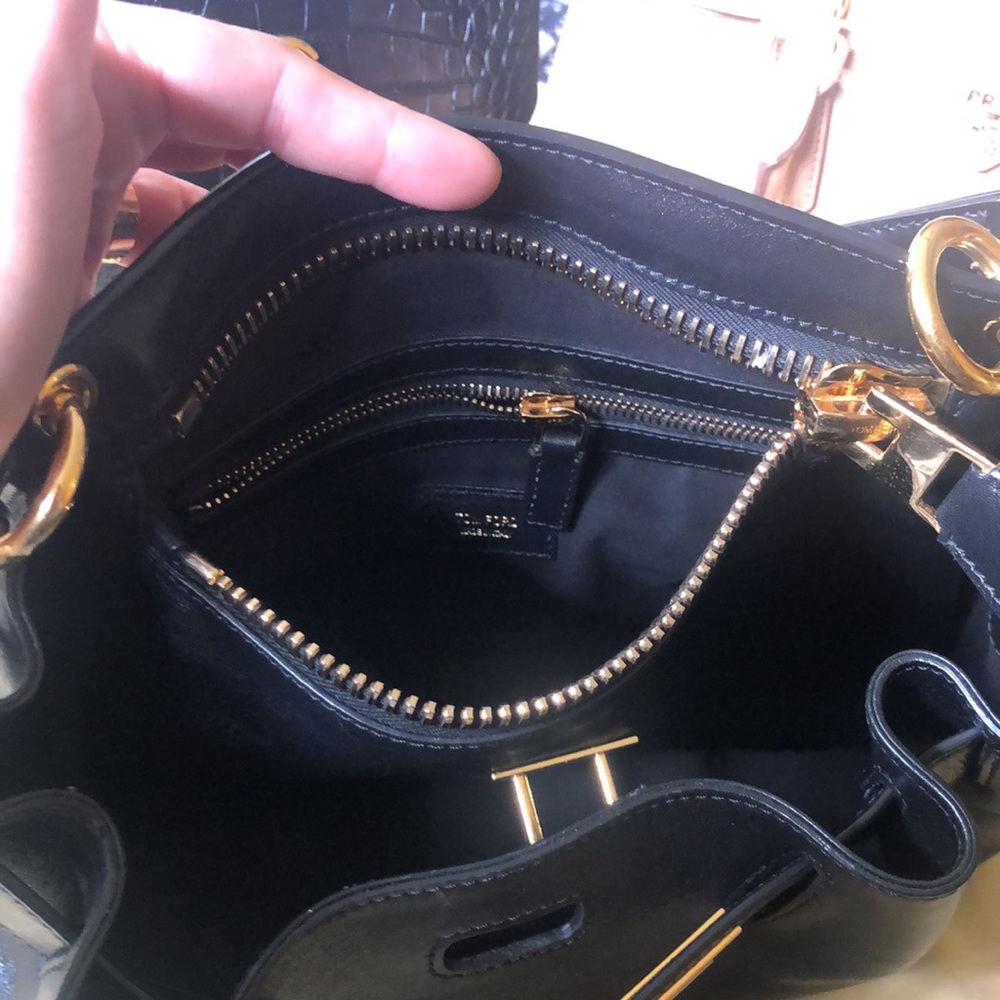 Tom ford leather bag, it has a long strap I just added a short top handle - Picture 3 of 4